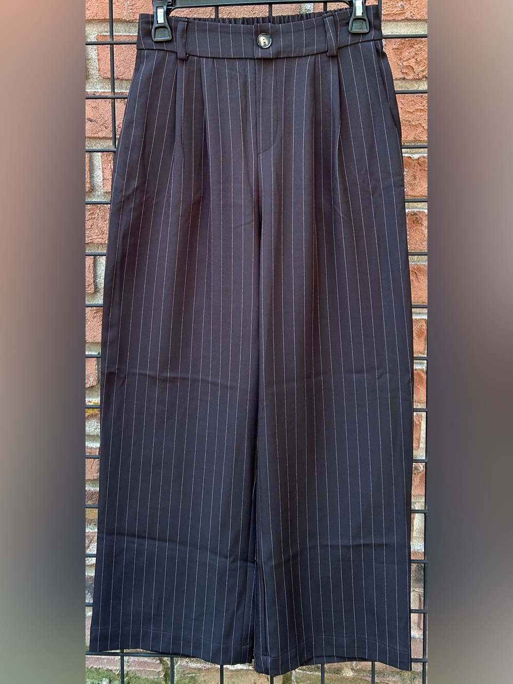 Pinstripe Two-Piece Vest and Wide-Leg Pants Set - Picture 3 of 6